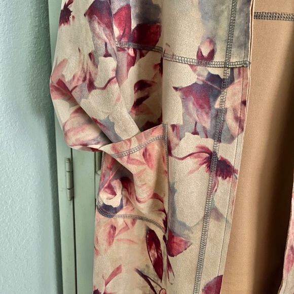 SOLITAIRE By Anthropologie Faux Suede Floral Cardigan Jacket - Picture 6 of 16
